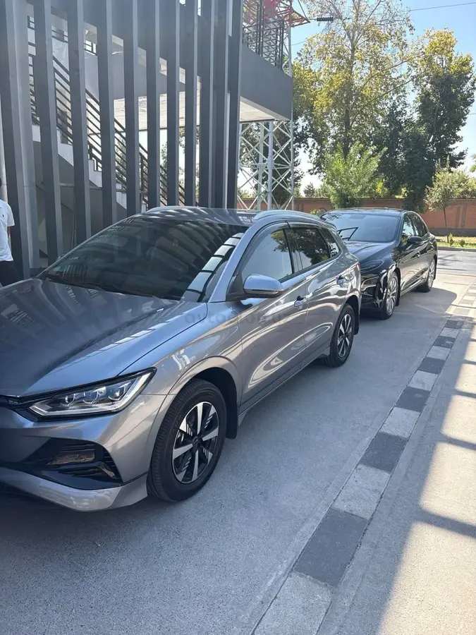 BYD e2
