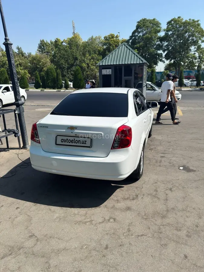 Chevrolet Gentra,  3 позиция