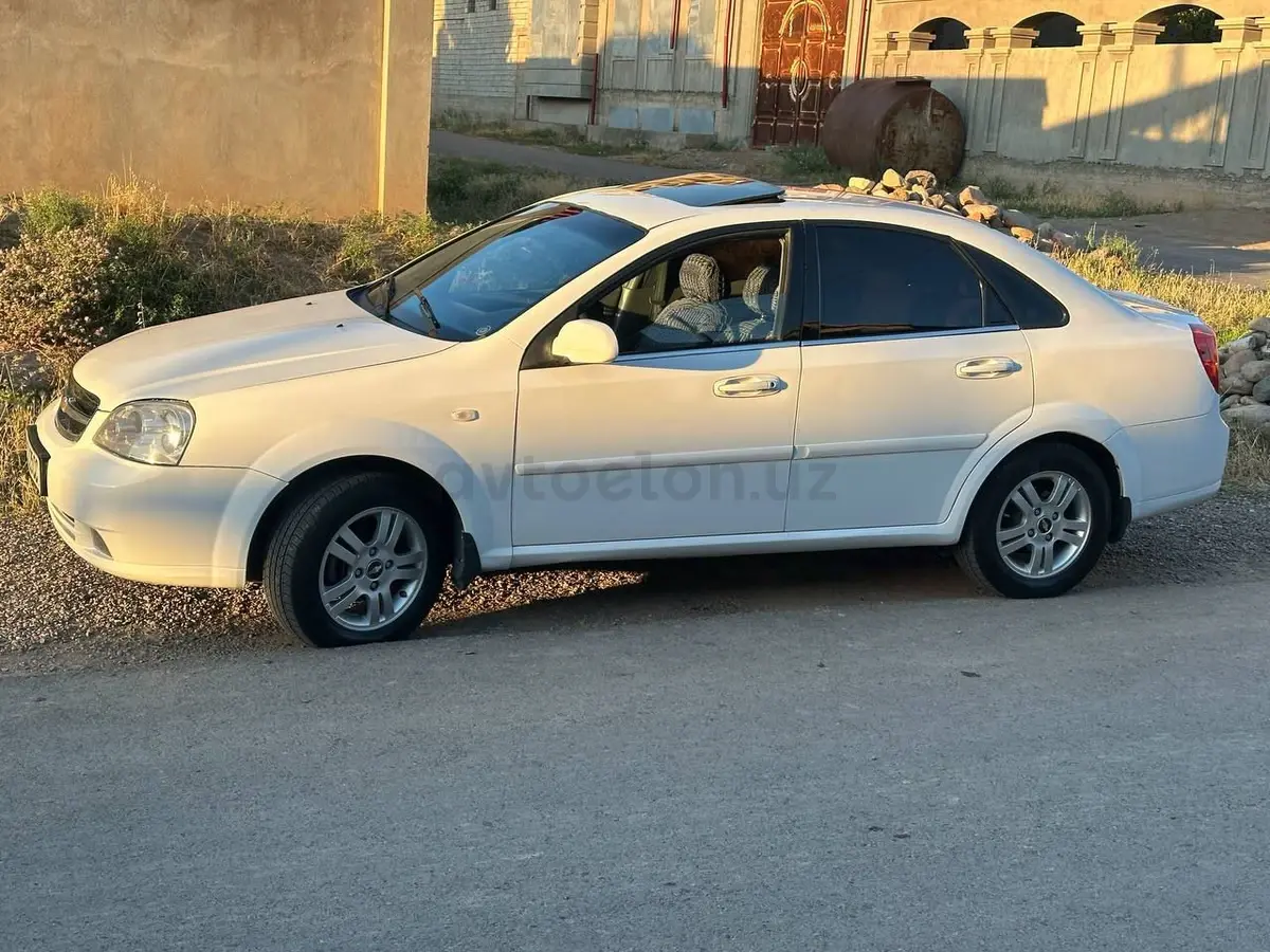 Chevrolet Lacetti,  3 позиция
