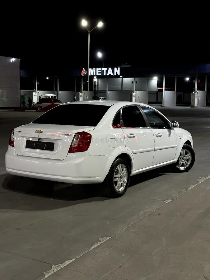 Chevrolet Lacetti,  2 позиция