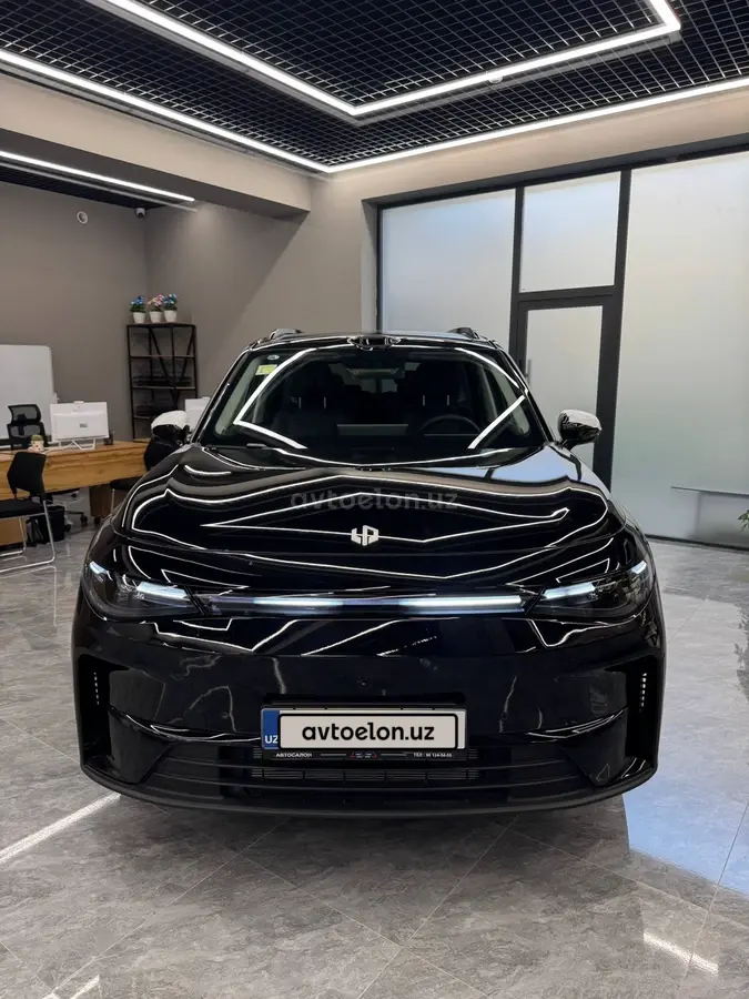 Leapmotor C16