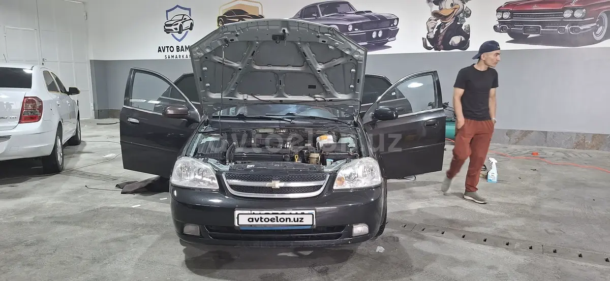 Chevrolet Lacetti,  1 позиция Газ-бензин