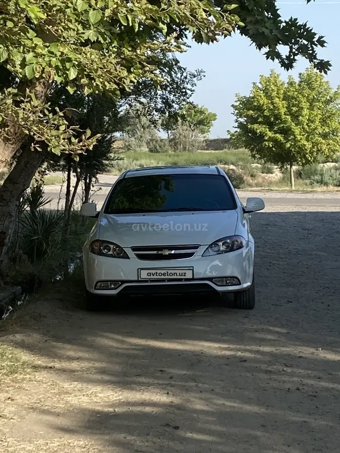 Chevrolet Gentra,  3 позиция