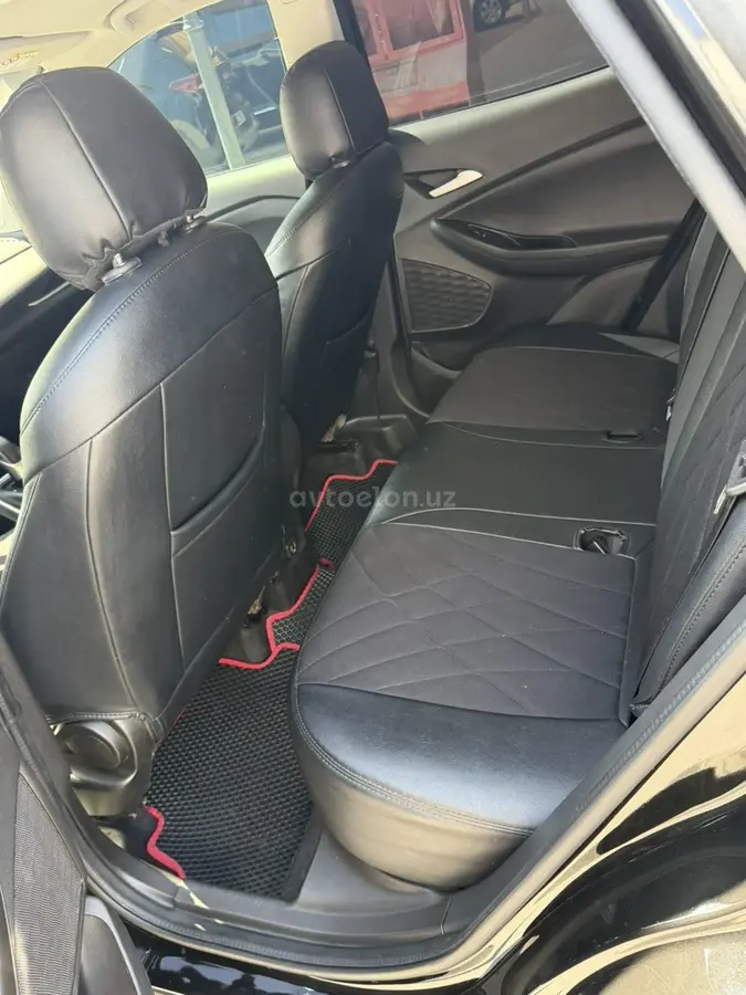 Chevrolet Tracker 2