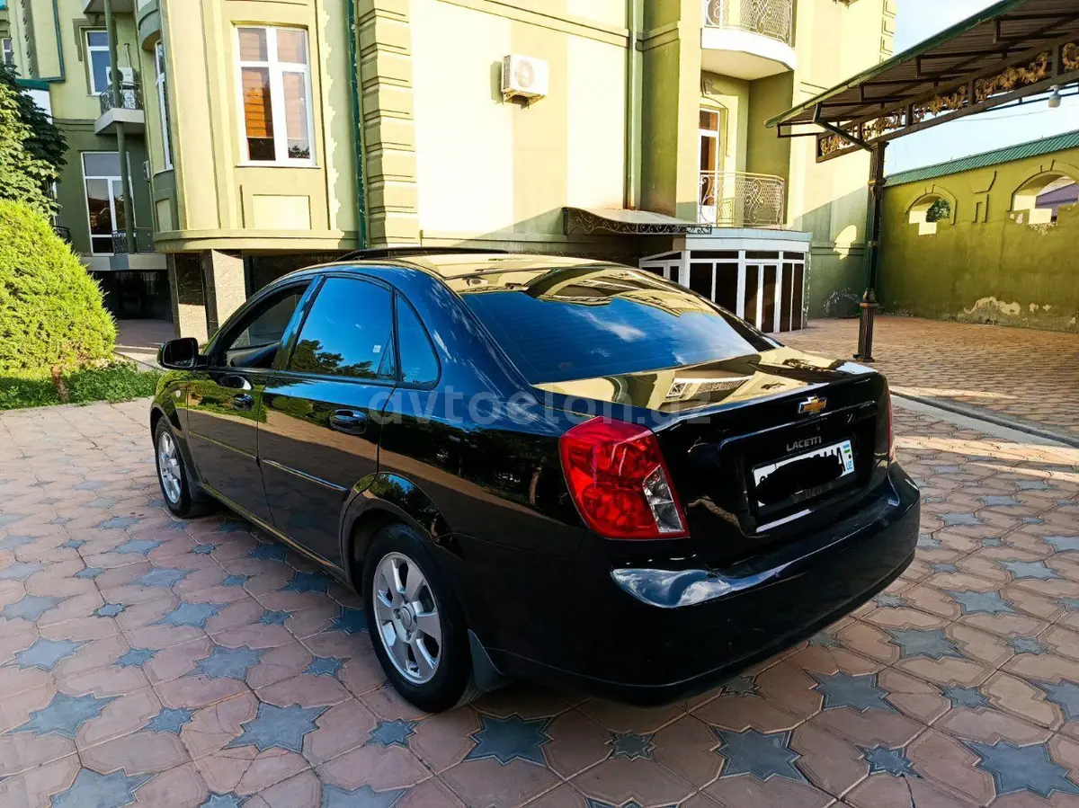 Chevrolet Gentra,  3 позиция