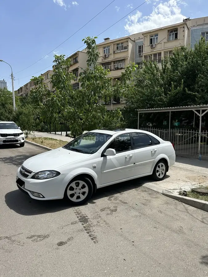 Chevrolet Gentra,  3 позиция