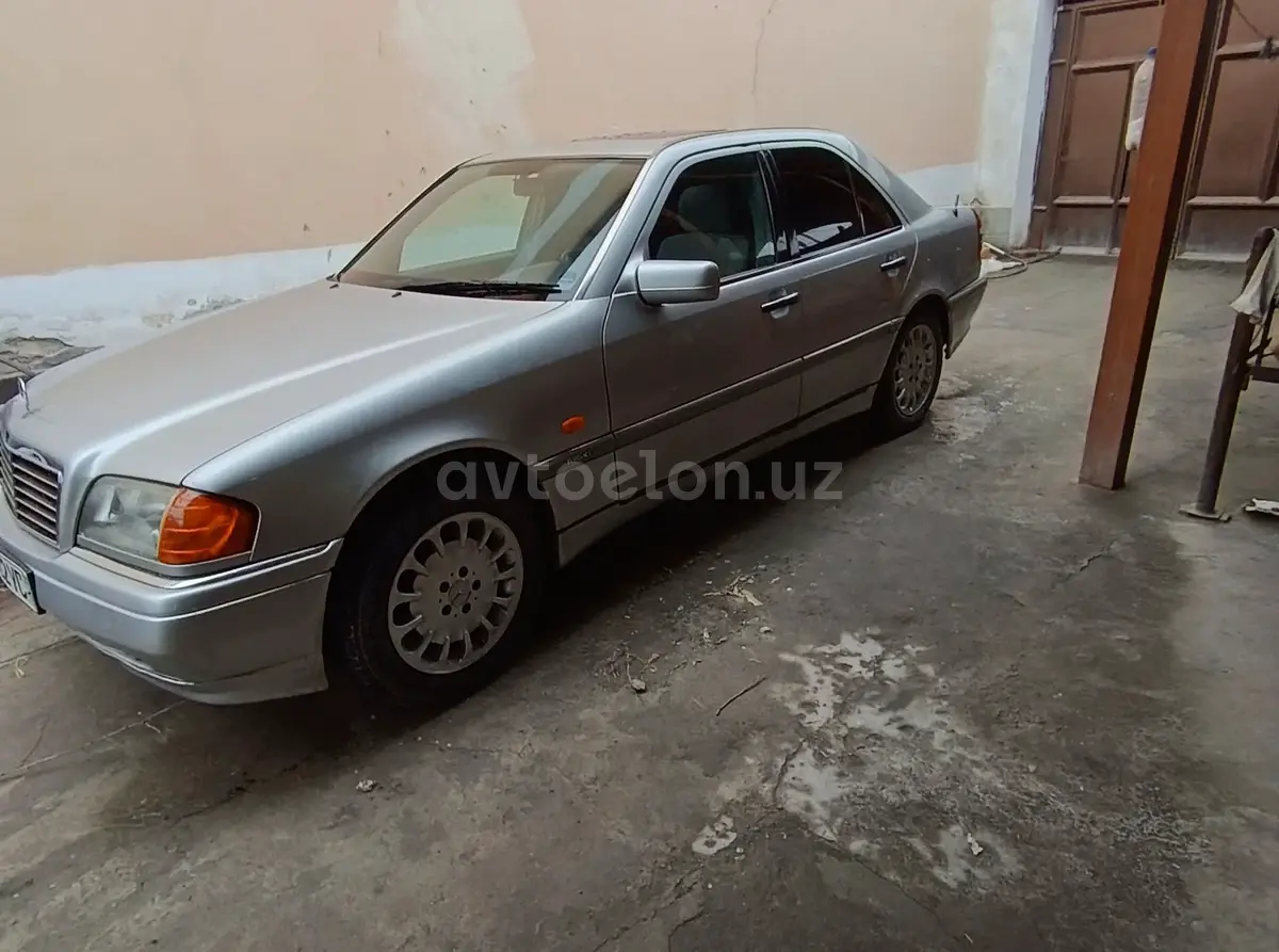 Mercedes-Benz C 200