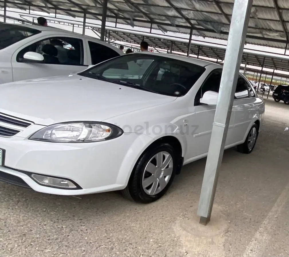 Chevrolet Gentra,  3 позиция