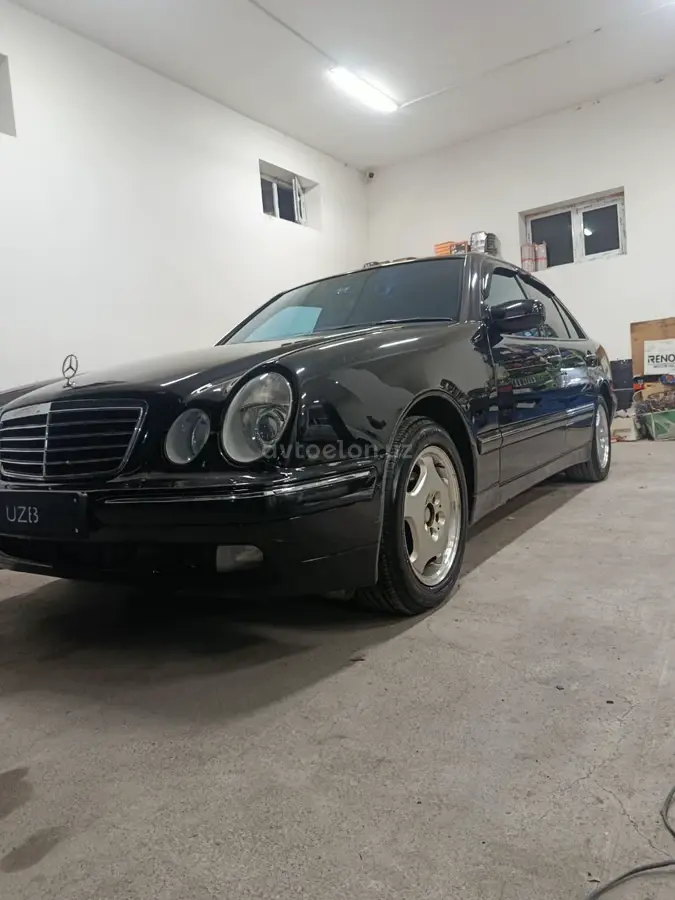 Mercedes-Benz E 320