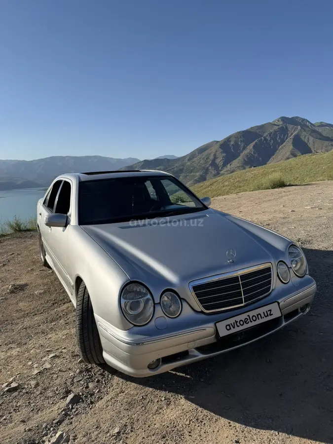 Mercedes-Benz E 320