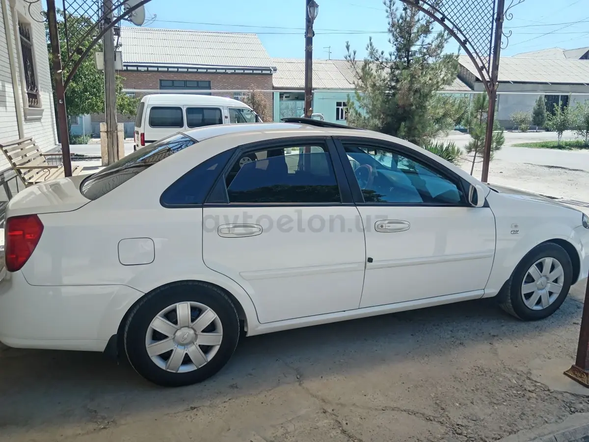 Chevrolet Gentra,  3 позиция