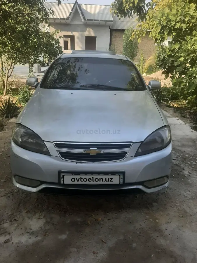 Daewoo Lacetti,  1 позиция Газ-бензин