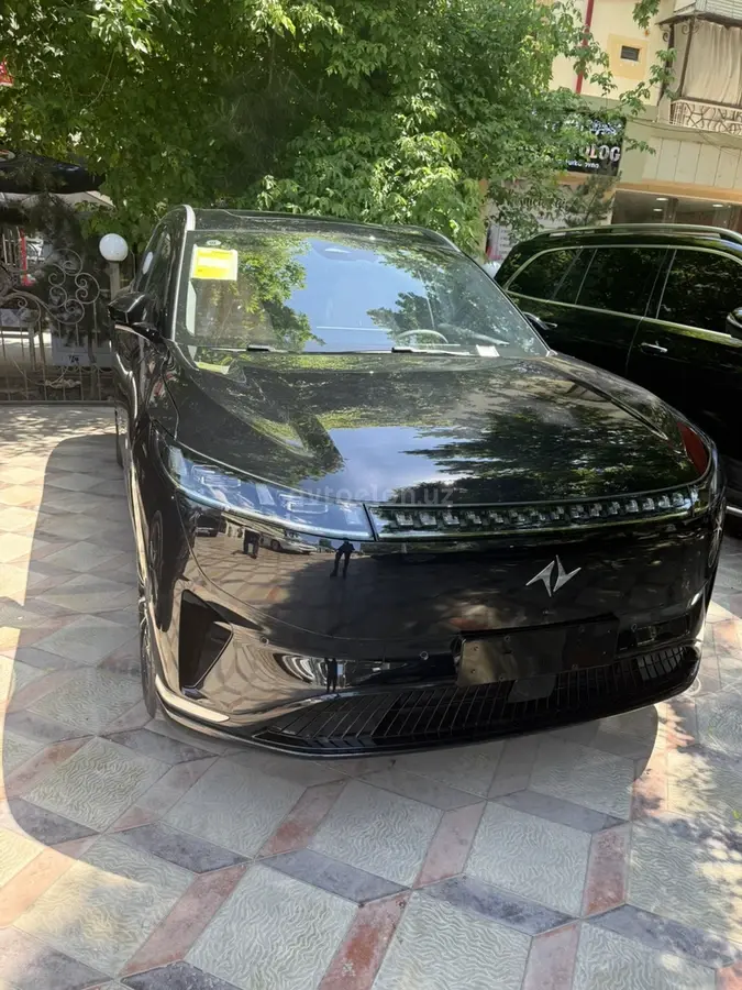 Leapmotor C16