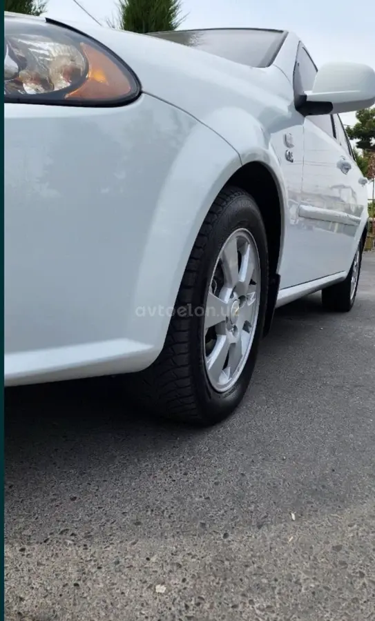 Chevrolet Gentra,  3 позиция
