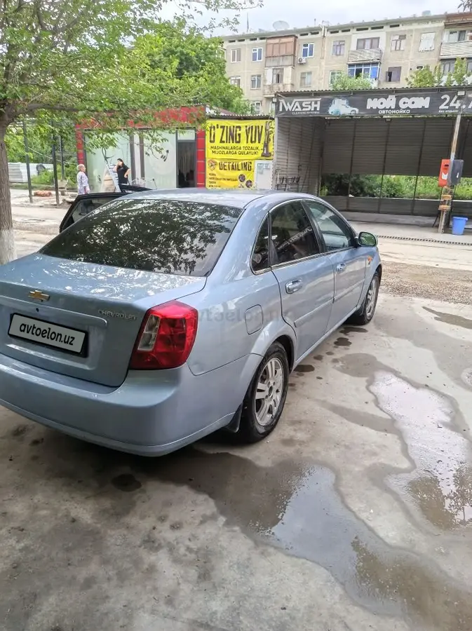 Chevrolet Lacetti,  1 позиция Газ-бензин