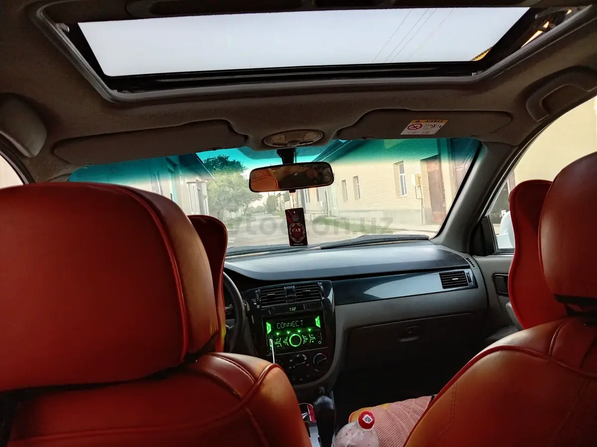 Chevrolet Gentra,  3 позиция