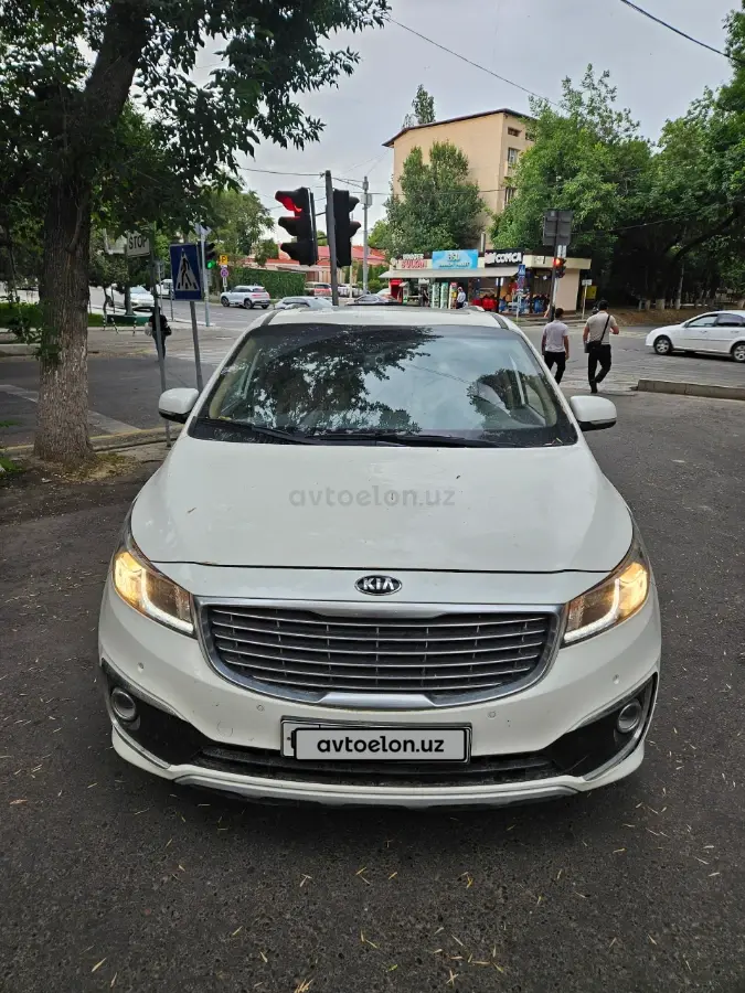 Kia Carnival