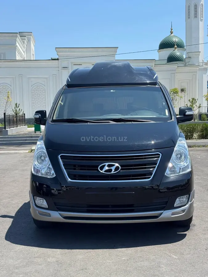 Hyundai Starex