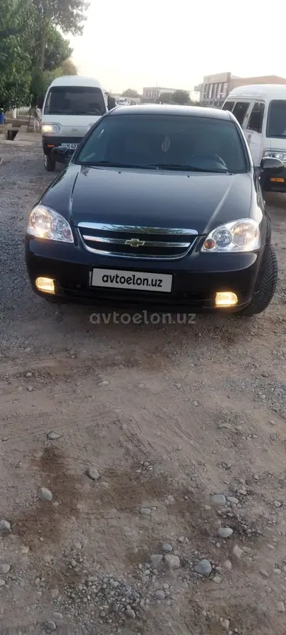 Chevrolet Lacetti,  1 позиция Газ-бензин