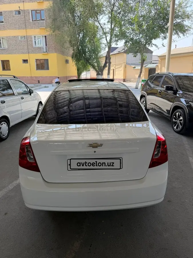 Chevrolet Gentra,  3 позиция