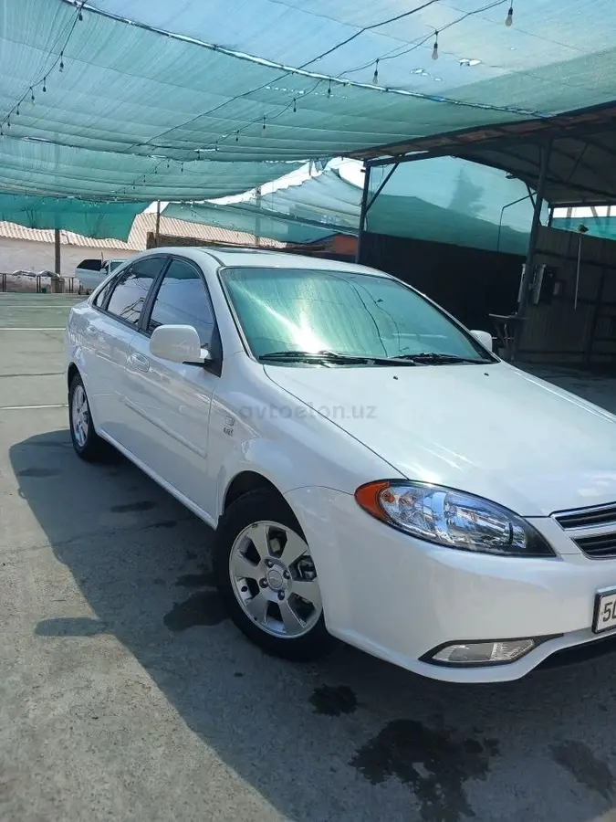 Chevrolet Gentra,  3 позиция