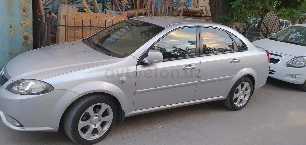 Chevrolet Gentra,  2 позиция