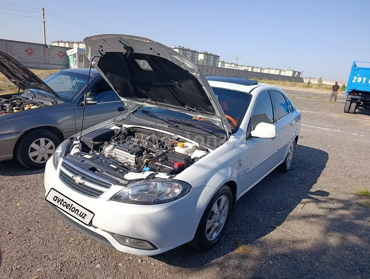 Chevrolet Gentra,  3 позиция