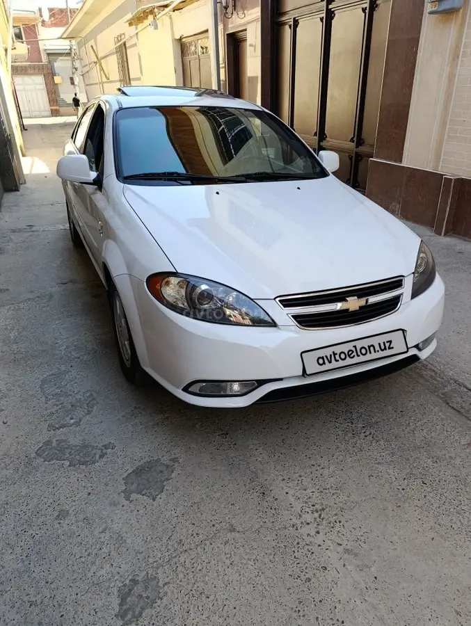 Chevrolet Gentra,  3 позиция