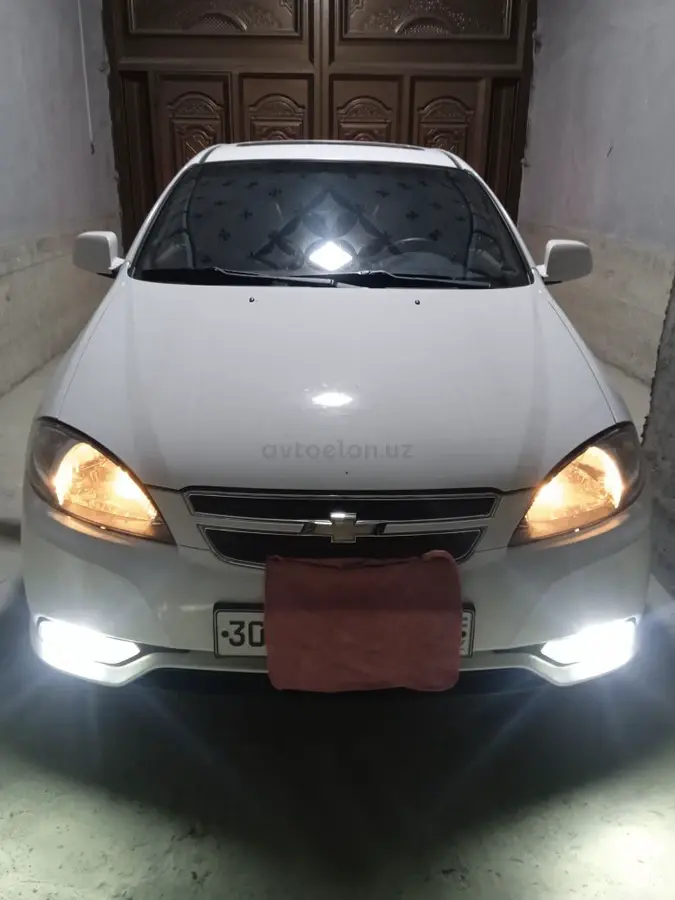 Chevrolet Gentra,  3 позиция