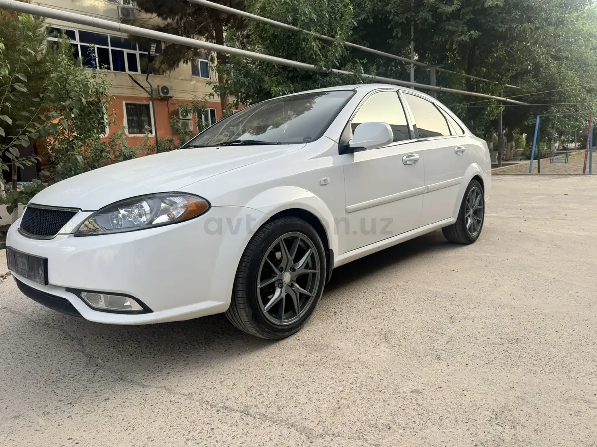Chevrolet Gentra,  2 позиция