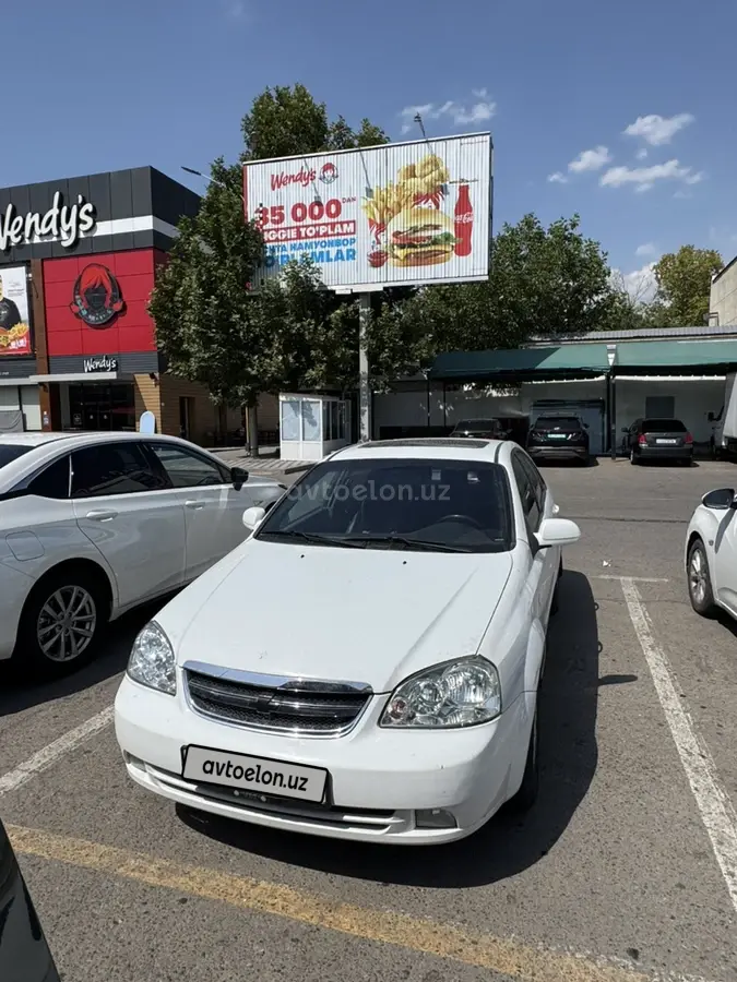 Chevrolet Lacetti,  1 позиция Газ-бензин