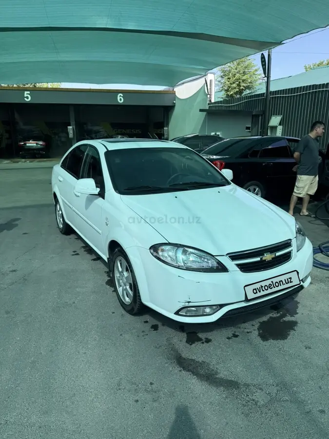 Chevrolet Gentra,  3 позиция