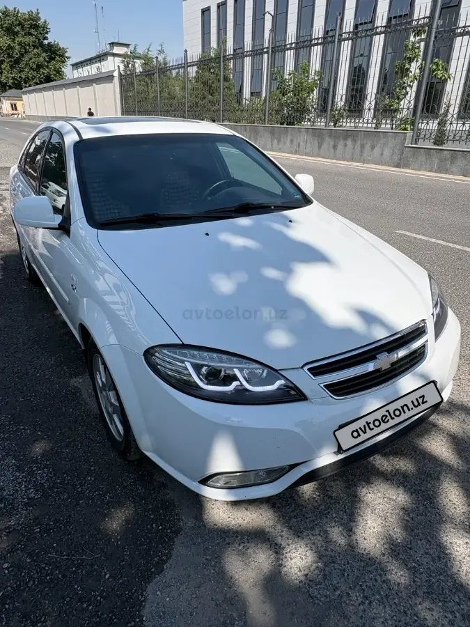 Chevrolet Gentra,  3 позиция