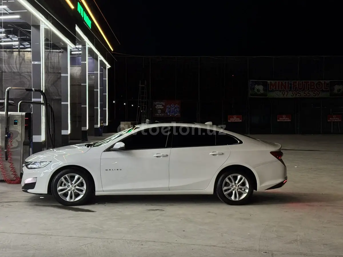 Chevrolet Malibu 2