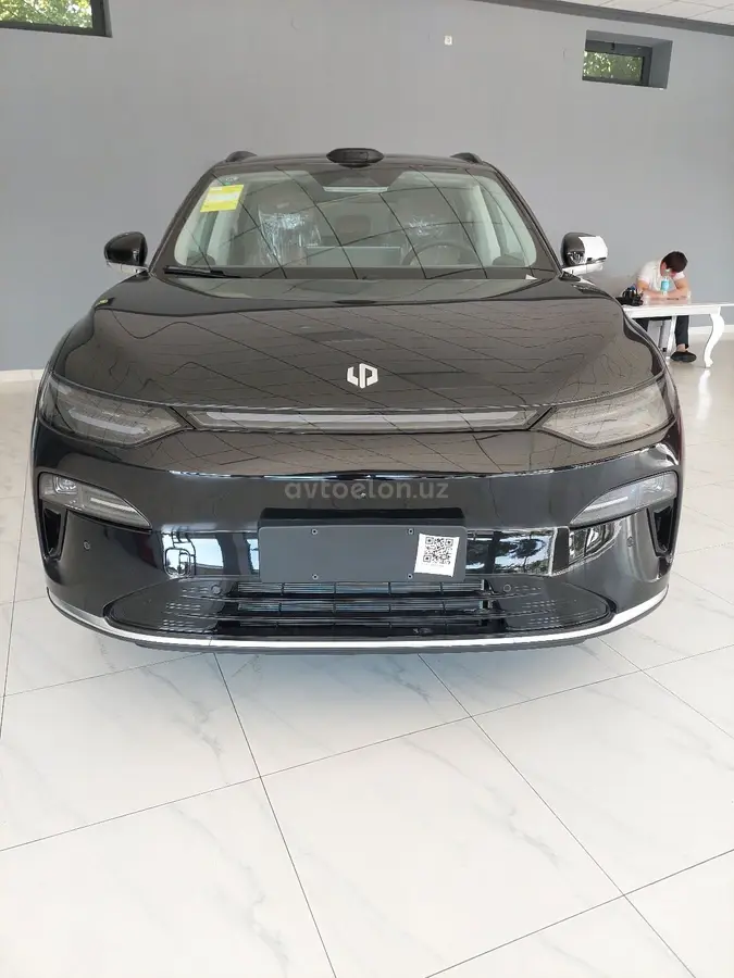 Leapmotor C11