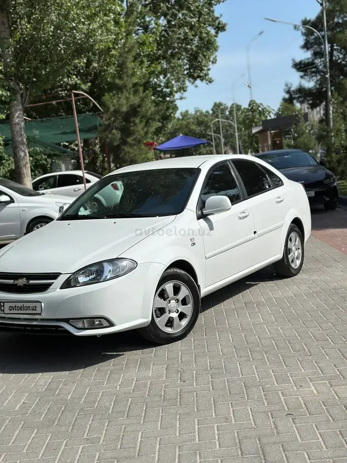 Chevrolet Gentra,  3 позиция