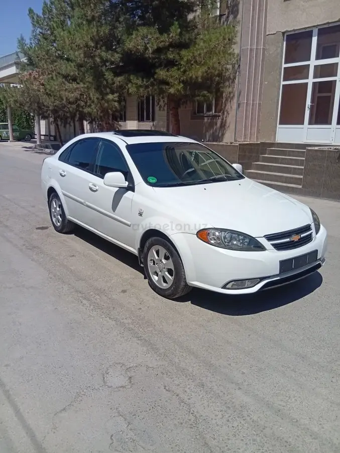 Chevrolet Gentra,  3 позиция