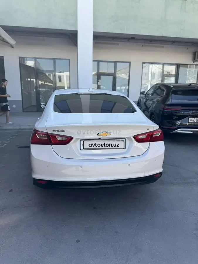 Chevrolet Malibu 2
