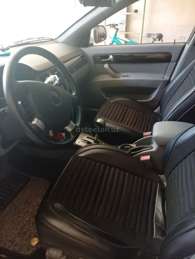 Chevrolet Gentra,  3 позиция