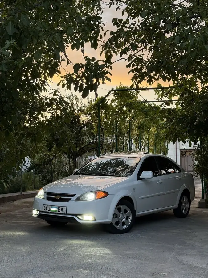 Chevrolet Gentra,  3 позиция