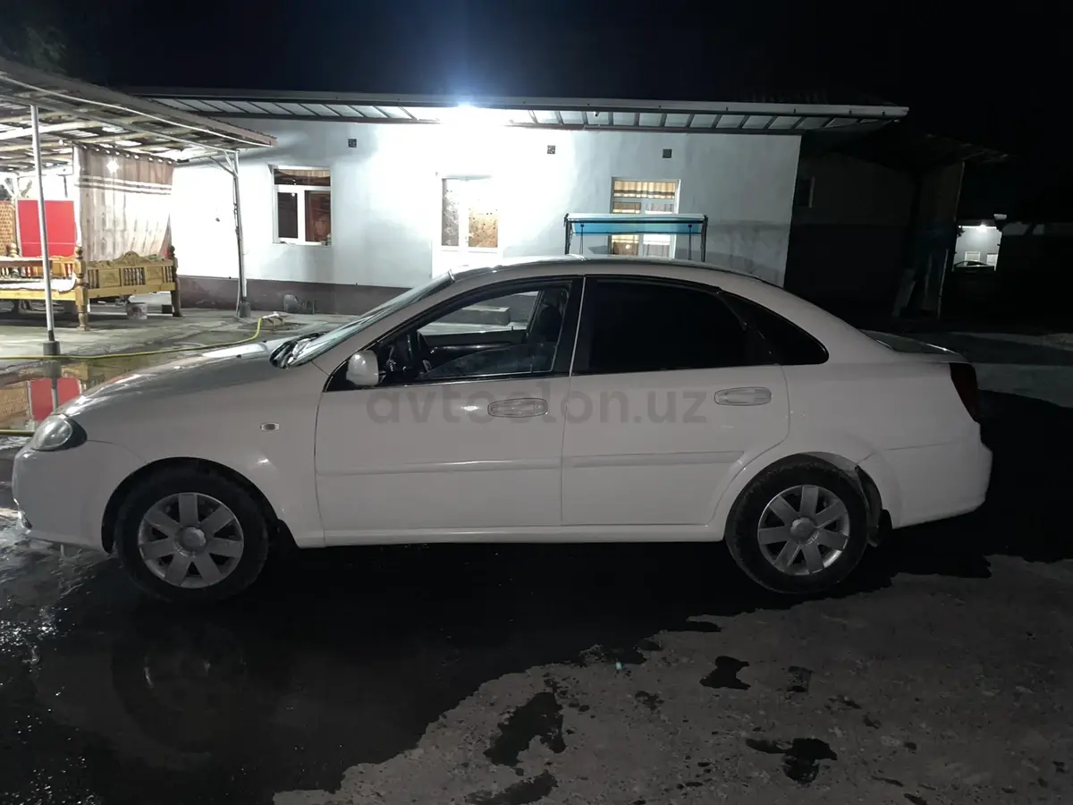 Chevrolet Gentra,  2 позиция