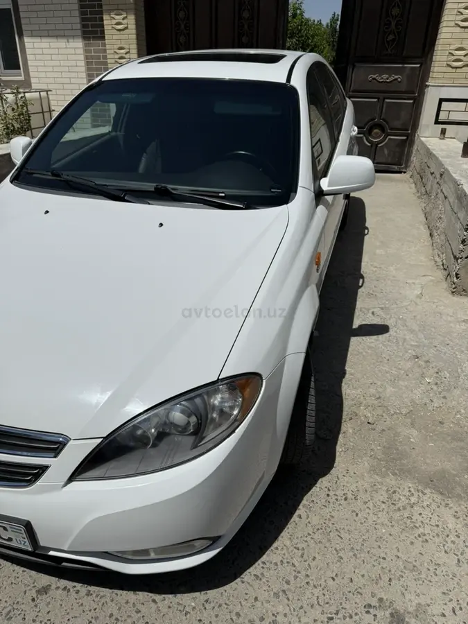 Chevrolet Gentra,  3 позиция
