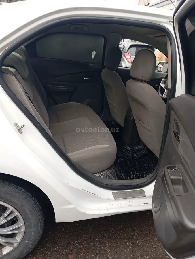 Chevrolet Cobalt,  3 позиция