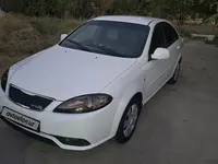 Белый Chevrolet Gentra, 1 позиция Газ-бензин 2018 года, КПП Механика, в Кумкурганский район за ~6 980 y.e. id7454814