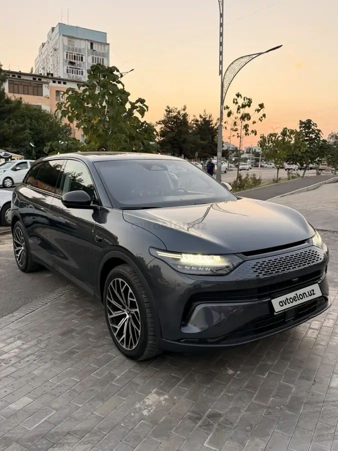 Leapmotor C11
