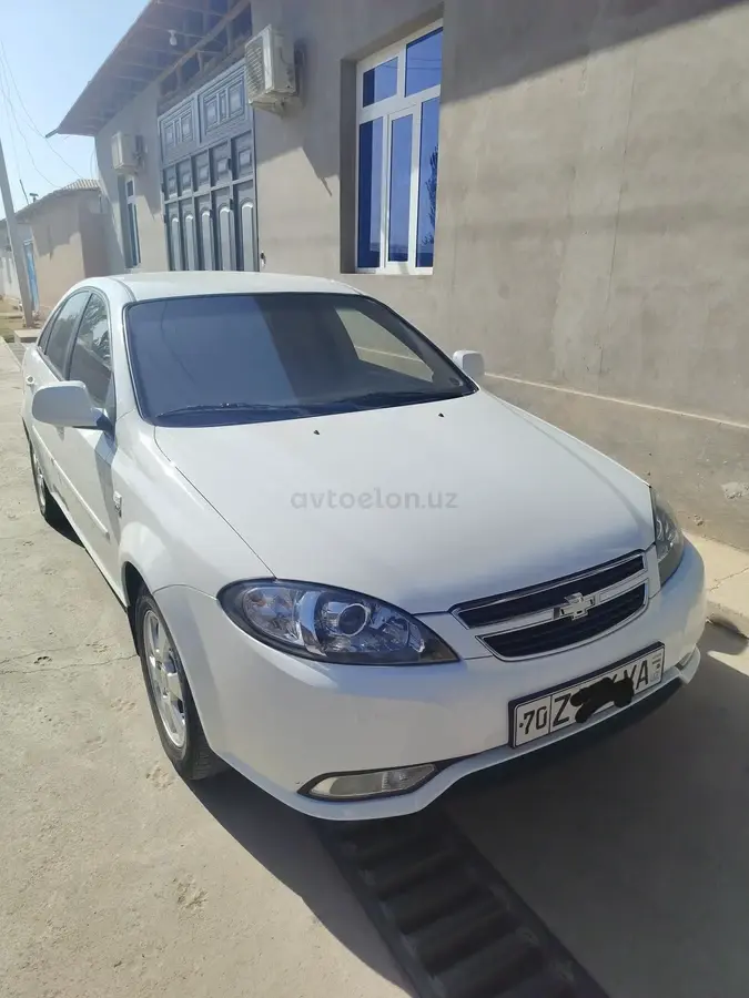 Chevrolet Gentra,  3 позиция