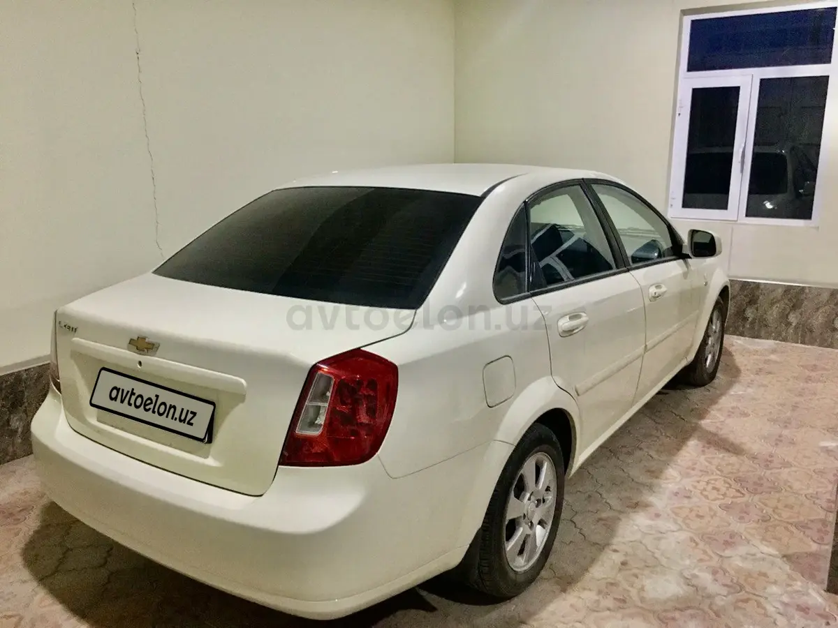 Chevrolet Gentra,  3 позиция