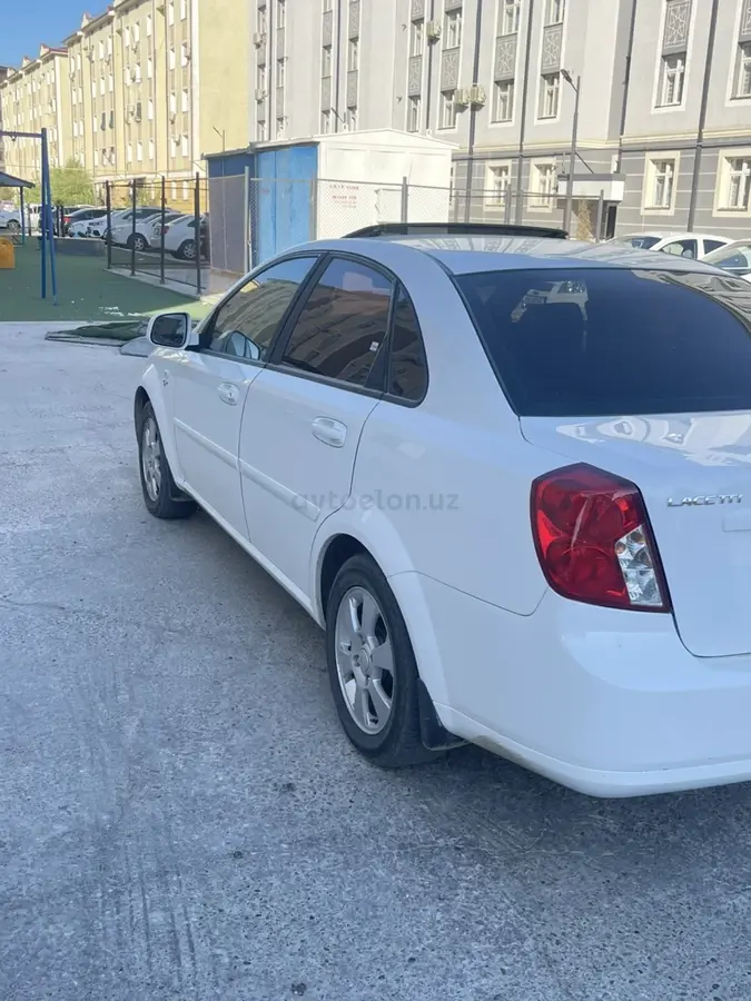 Chevrolet Gentra,  3 позиция