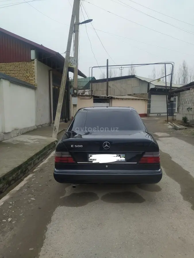 Mercedes-Benz E 500