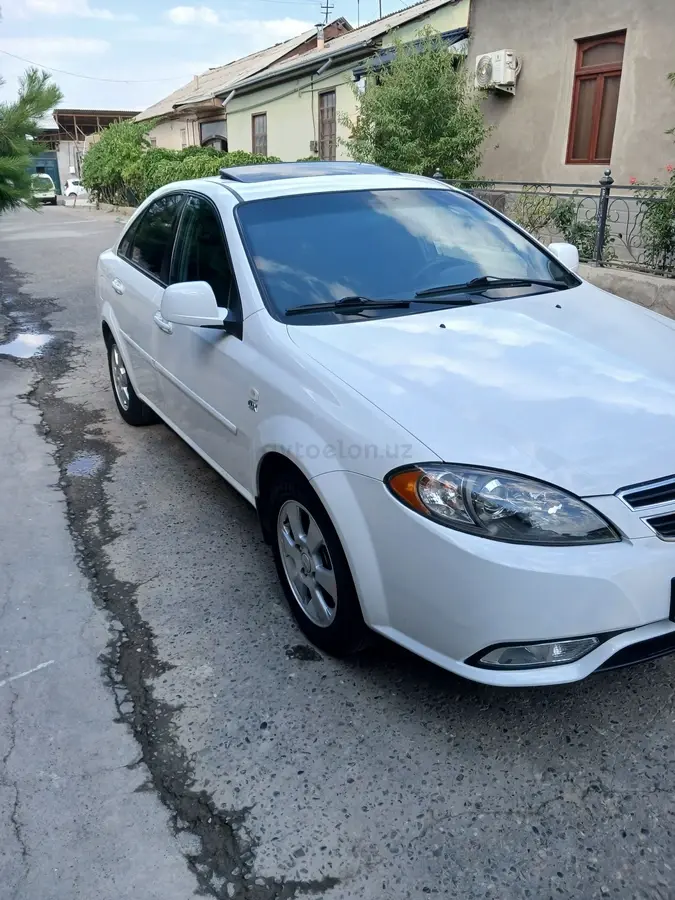 Chevrolet Gentra,  3 позиция